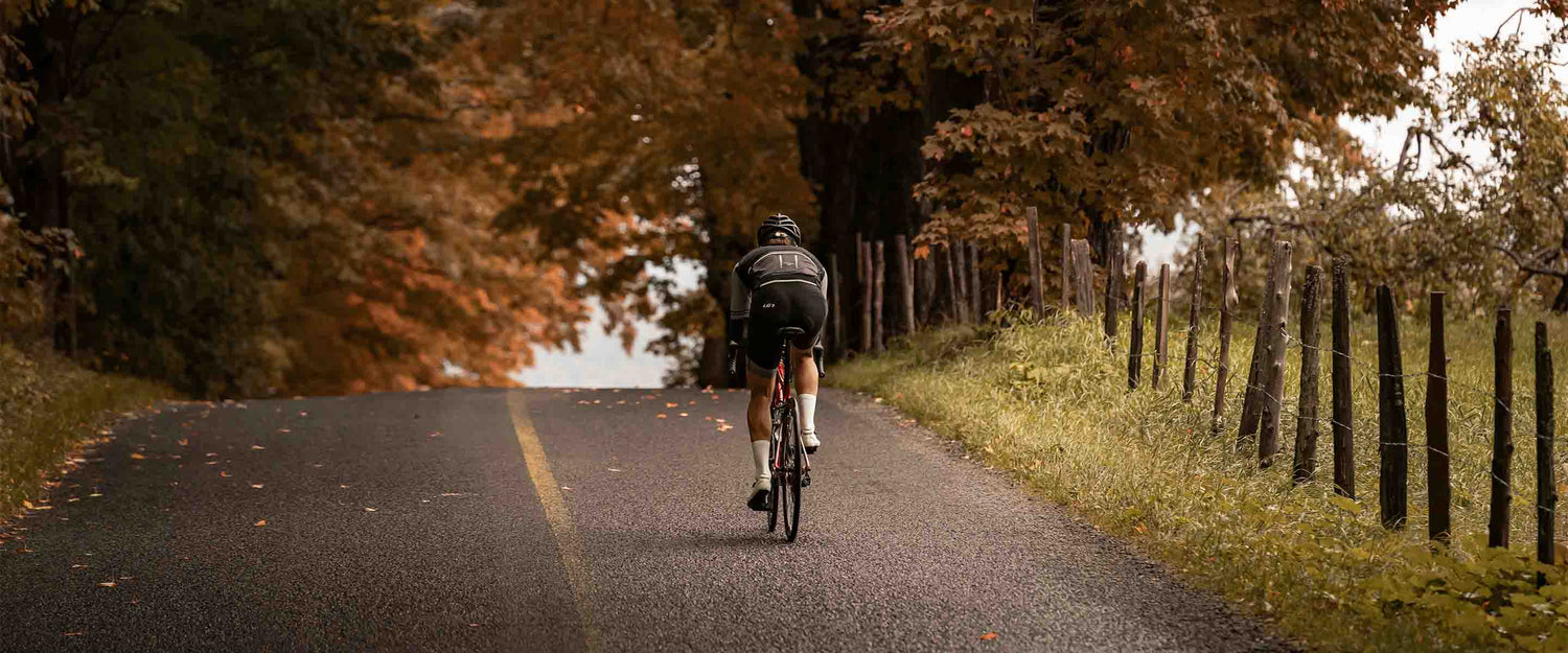 Comment s’habiller en vélo de route pour l’automne?