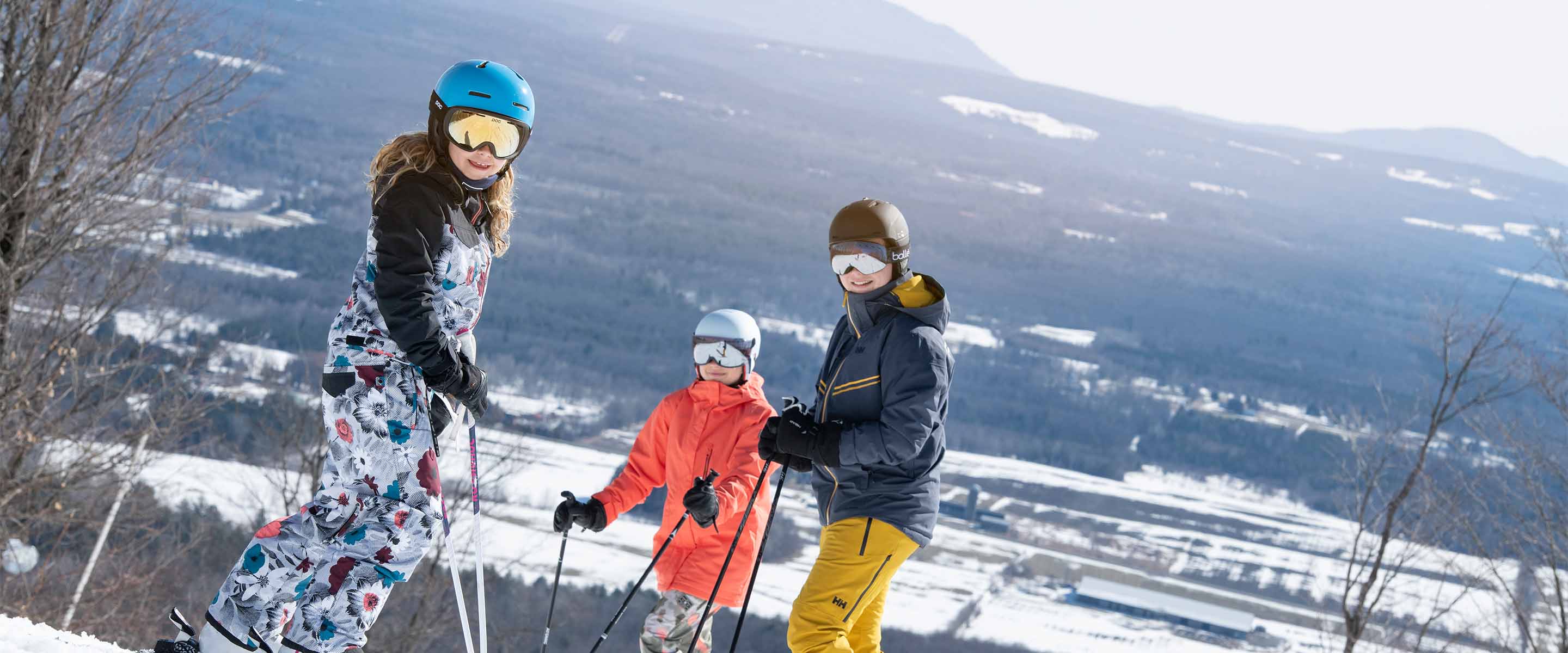 Equipement ski complet junior - Skis, bottes, casque et bâtons