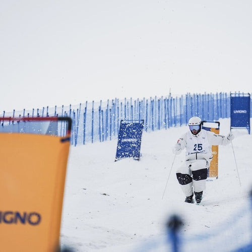 Gabriel Dufresne sur le parcours de ski de bosses à Livigno