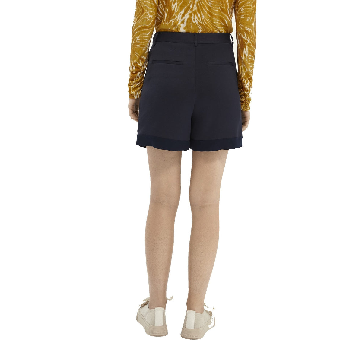 Short Tailored Femme